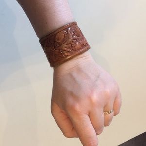 Leather cuff / bracelet
